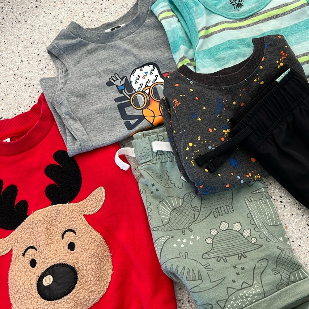 Lot of 2T/24 month boys clothes